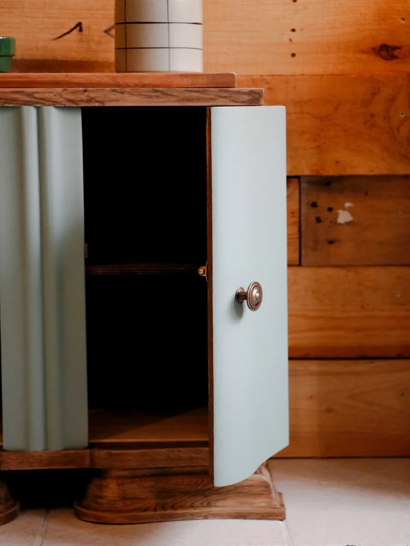 Odile, la table de chevet en chêne N°1238
