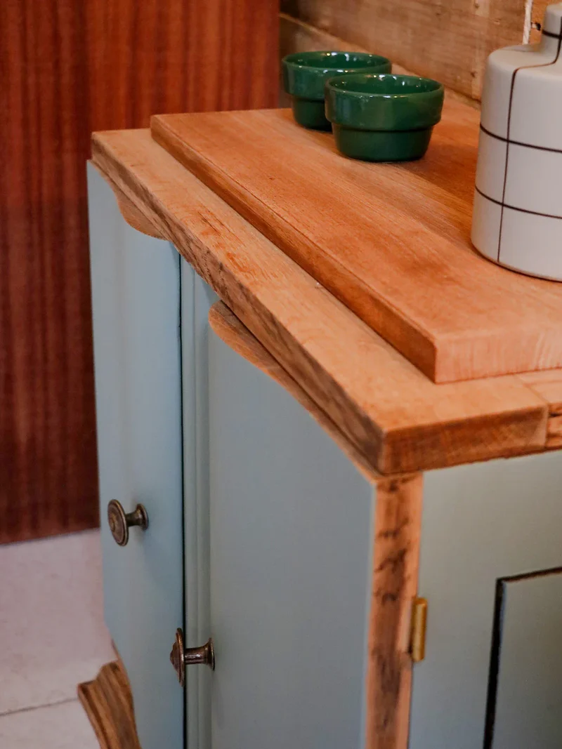 Odile, la table de chevet en chêne N°1238