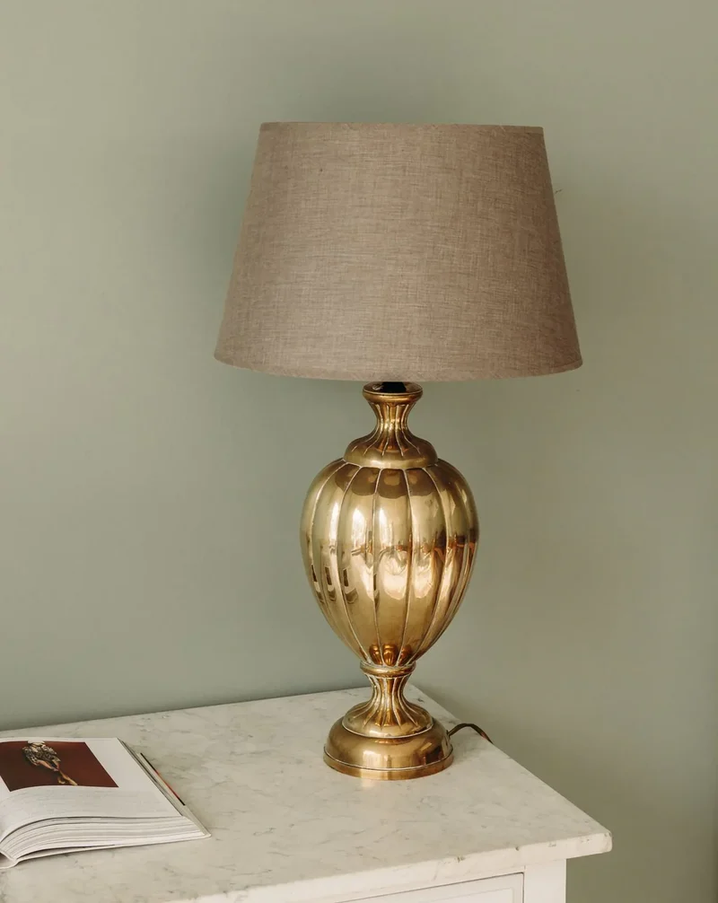 Suzanne, la lampe en laiton au charme ancien N°526