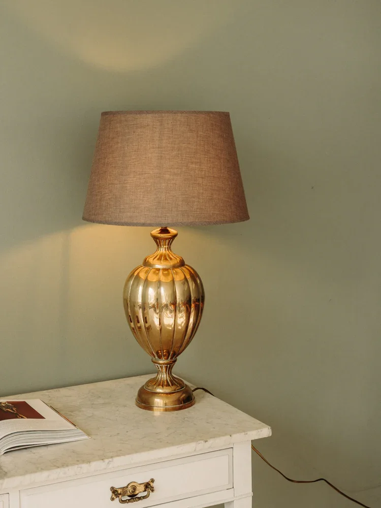 Suzanne, la lampe en laiton au charme ancien N°526