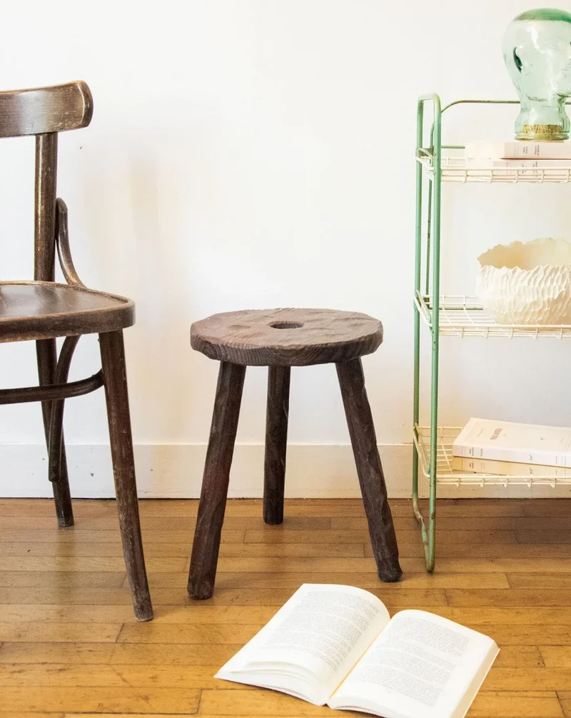 Regis, le tabouret rond en bois N°899