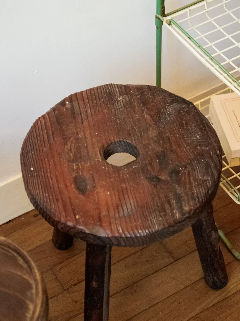 Regis, le tabouret rond en bois N°899
