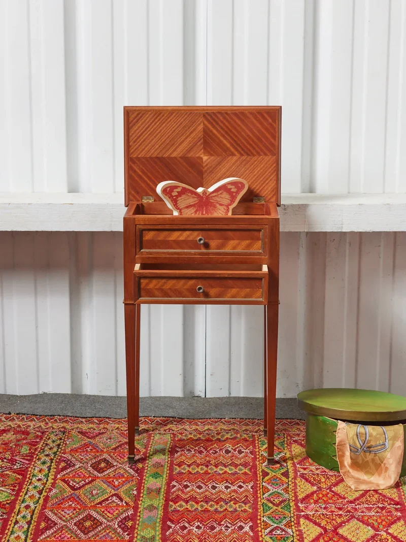 Odile, la table de chevet coffre en bois N°1258