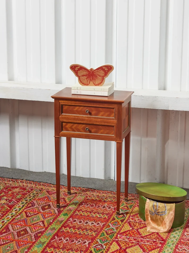 Odile, la table de chevet coffre en bois N°1258