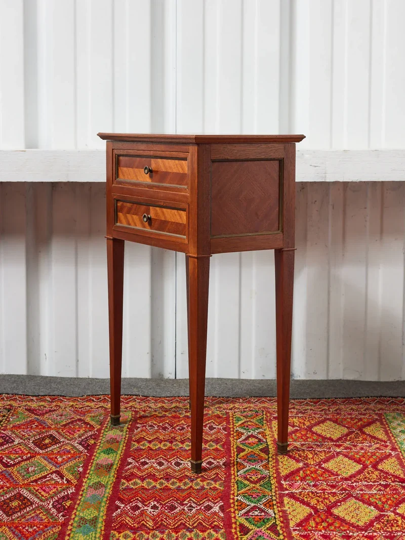 Odile, la table de chevet coffre en bois N°1258