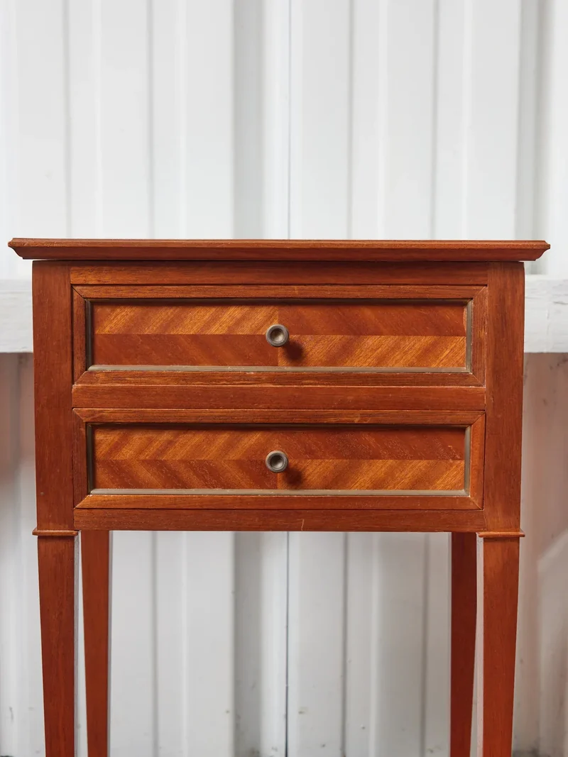 Odile, la table de chevet coffre en bois N°1258