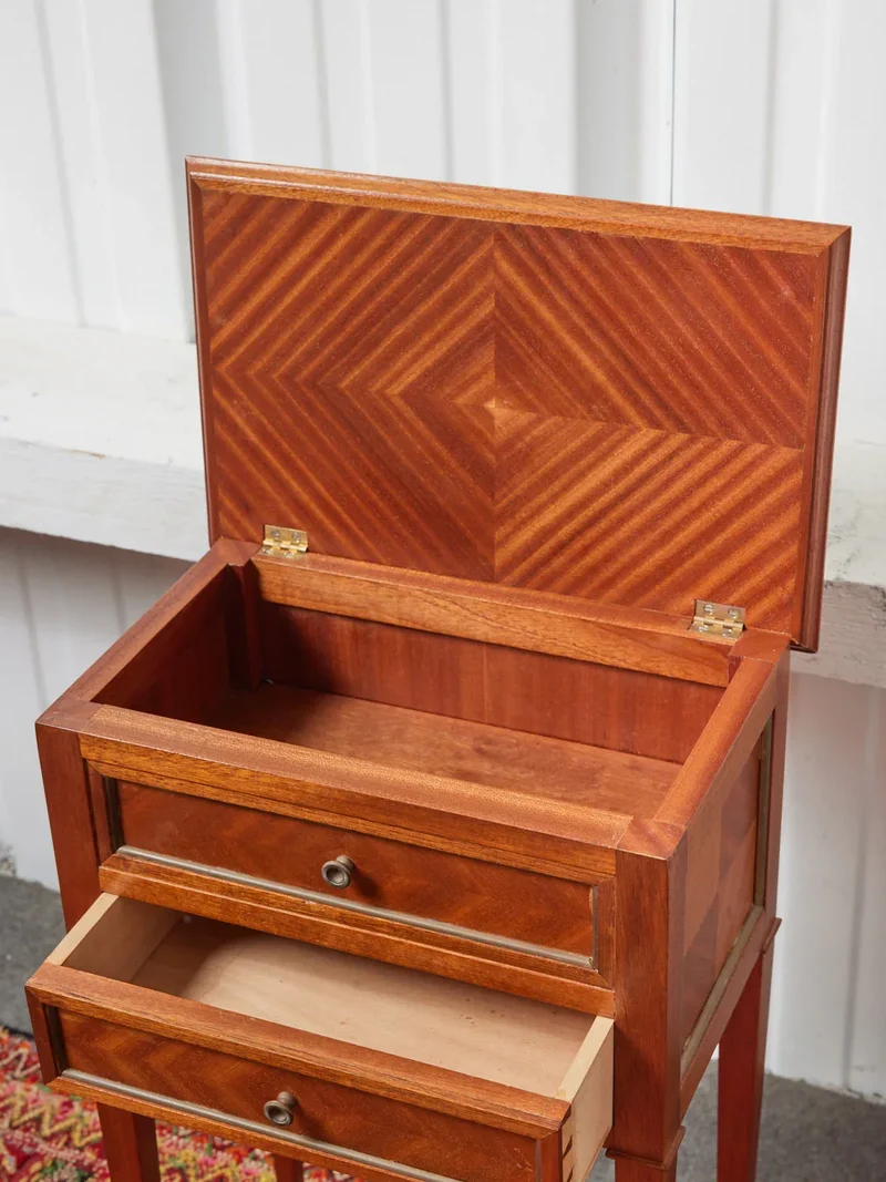 Odile, la table de chevet coffre en bois N°1258