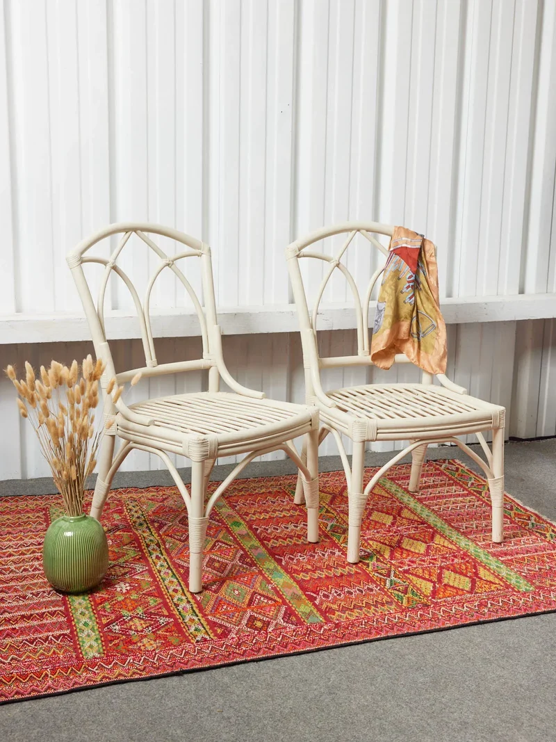 Ernest, la paire de fauteuils en rotin blanc N°800