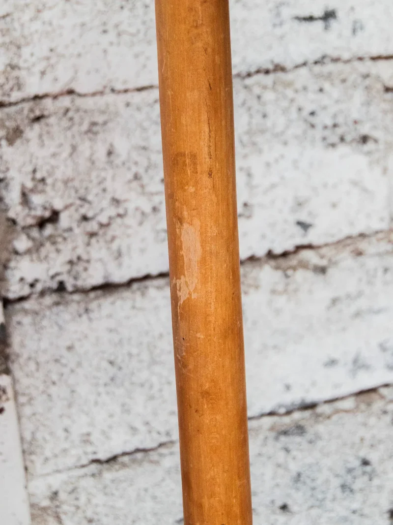 Max, le porte-manteau perroquet en bois clair N°296