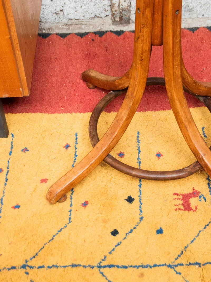 Max, le porte-manteau perroquet en bois clair N°296