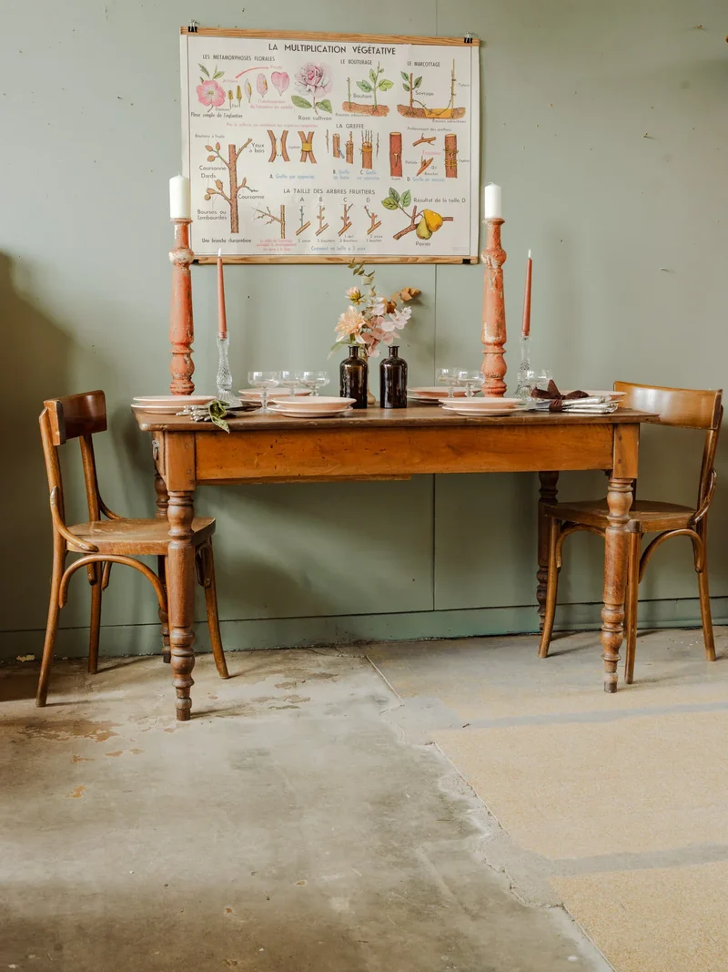 Romy, la table à manger de bistrot en bois N°662