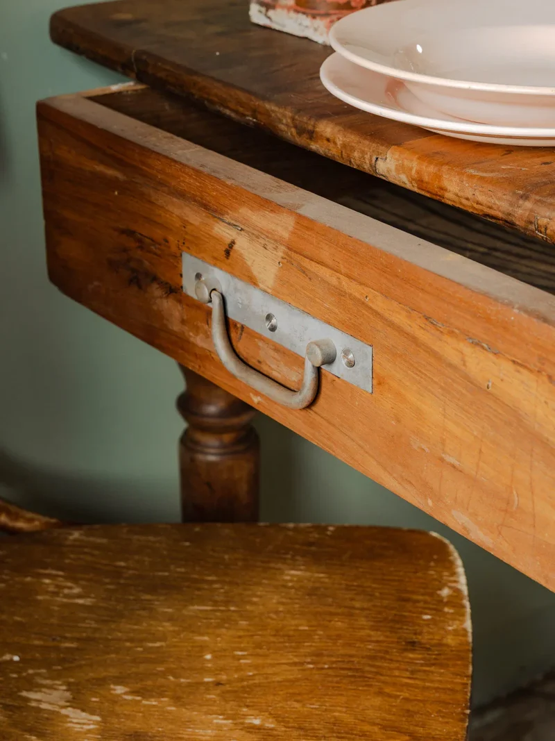 Romy, la table à manger de bistrot en bois N°662