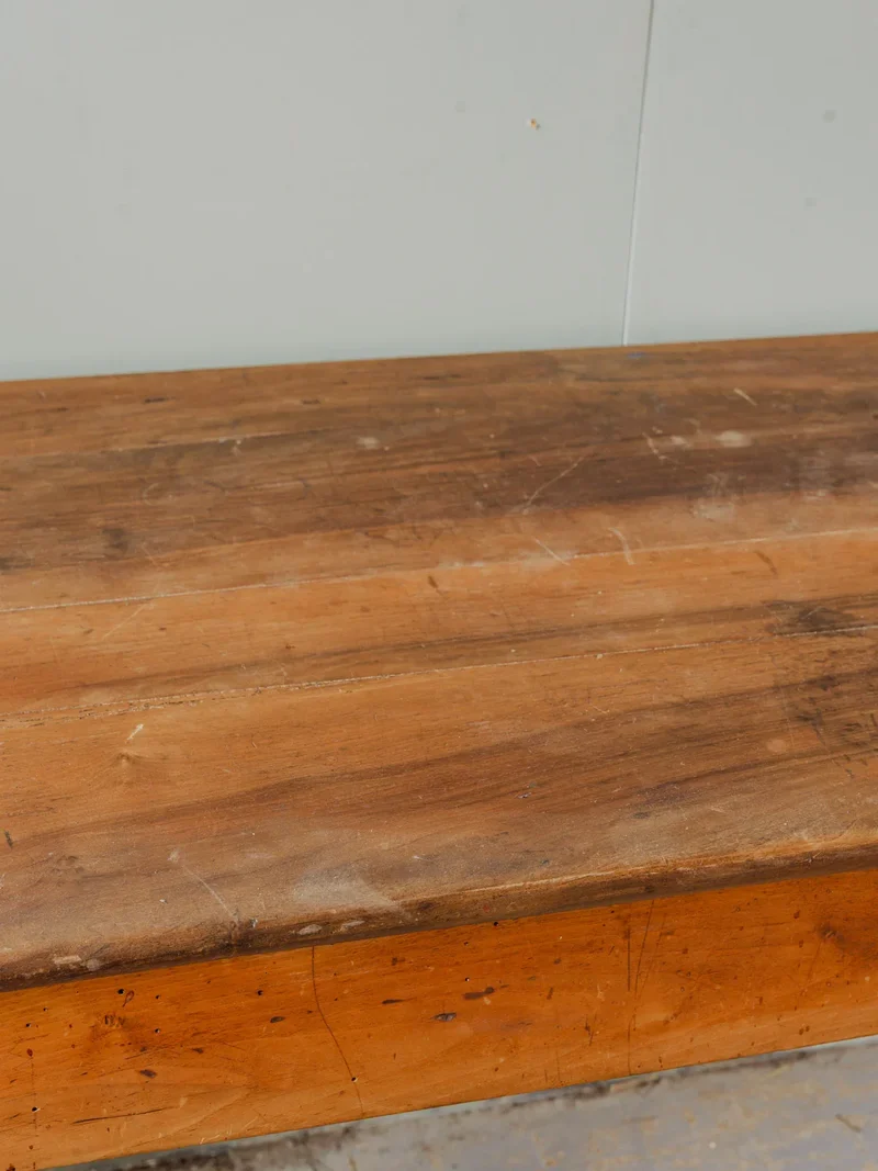 Romy, la table à manger de bistrot en bois N°662