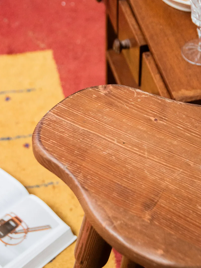 Gaston, le tabouret de bar en bois foncé N°149