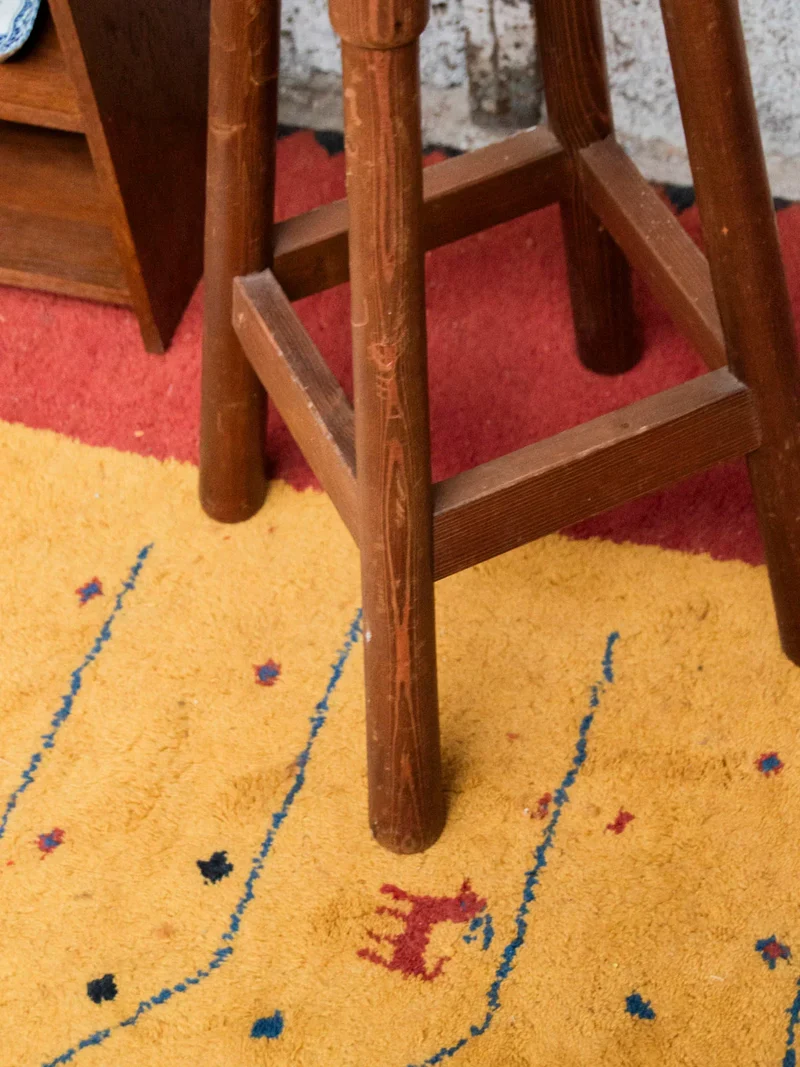 Gaston, le tabouret de bar en bois foncé N°149