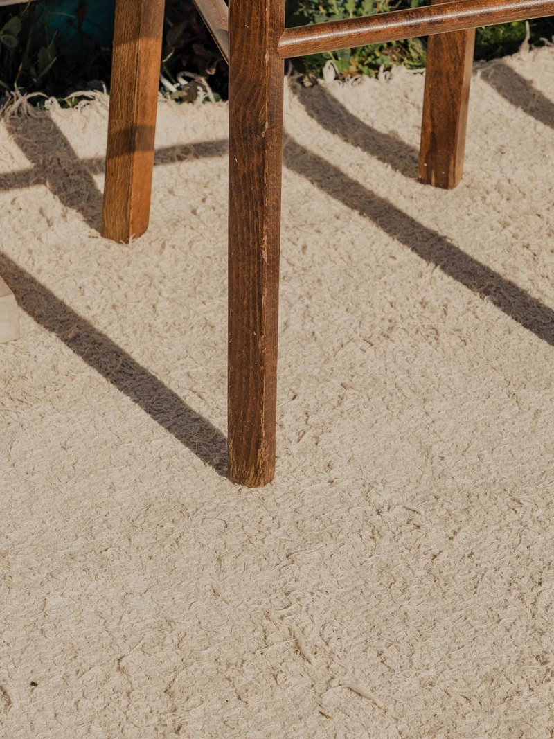 Claude, la paire de chaises en bois N°1063