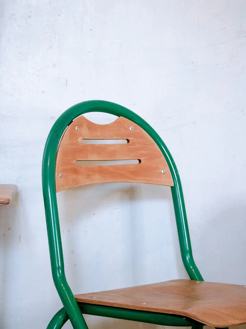 Ernestine, la chaise pour enfant en bois et métal N°312