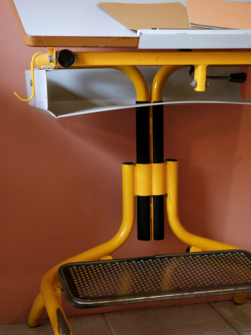 Yvan, le bureau d'écolier en métal et bois N°500