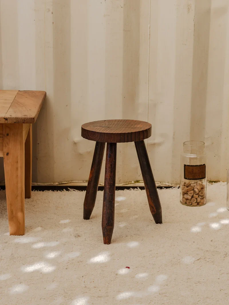 Regis, le tabouret en bois N°908