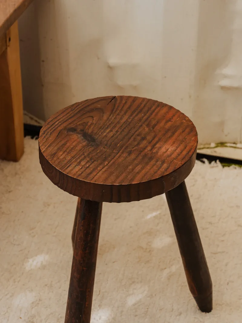 Regis, le tabouret en bois N°908