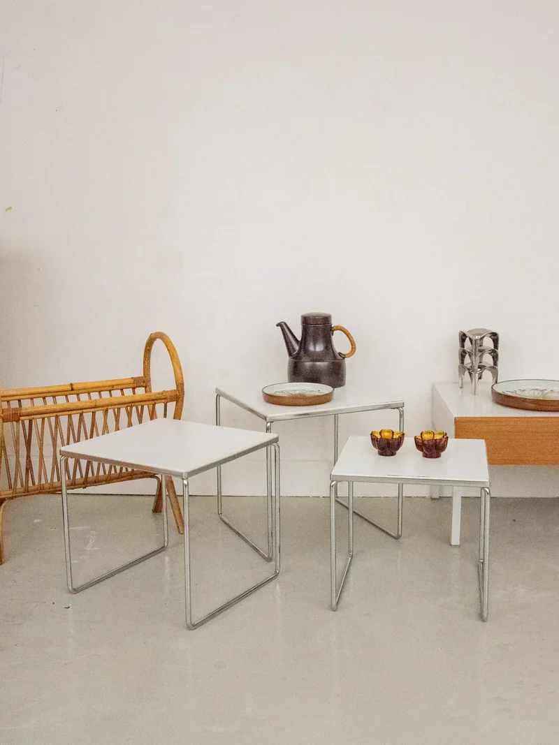 Barbara, les tables gigognes en formica N°144