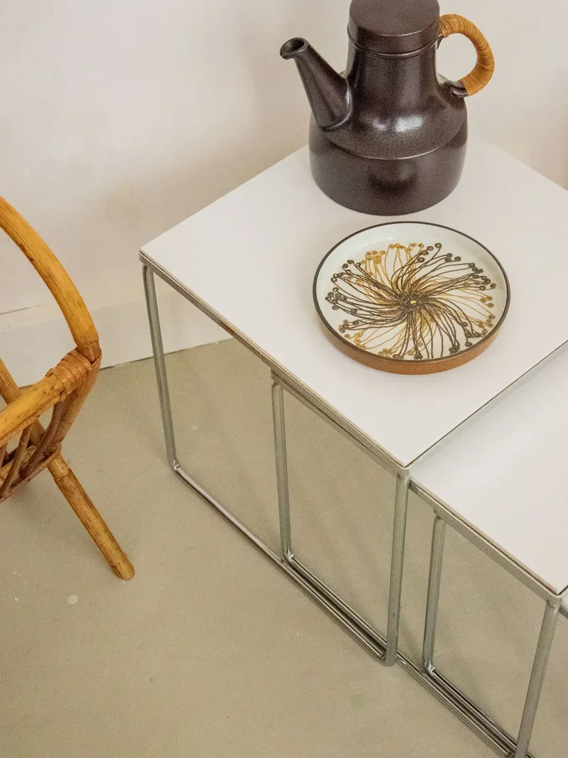 Barbara, les tables gigognes en formica N°144