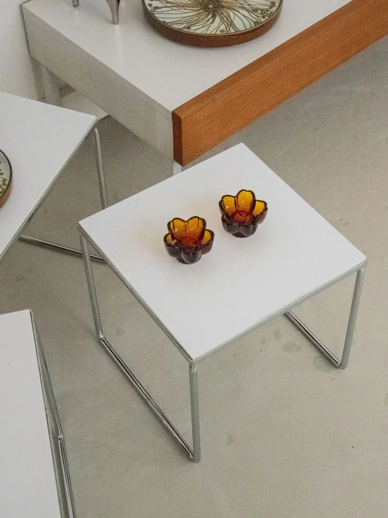 Barbara, les tables gigognes en formica N°144