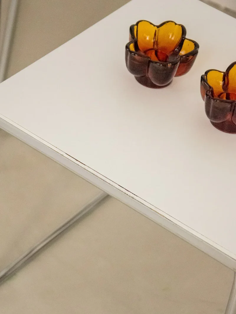 Barbara, les tables gigognes en formica N°144