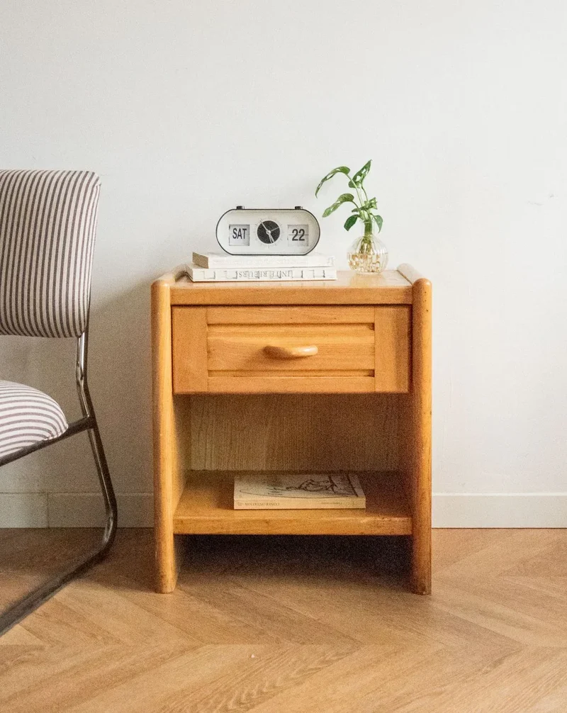 Maïa, la table de chevet Gautier en bois N°686