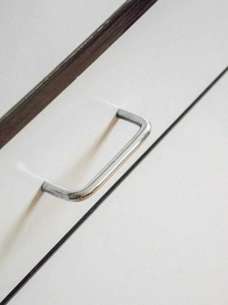 Gustave, le buffet fin en formica blanc N°513