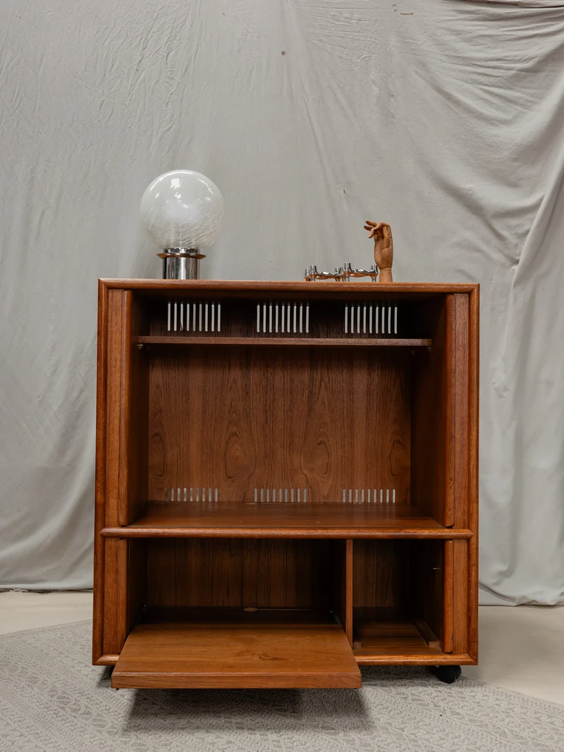 Gustave, le buffet en bois Jesper N°597