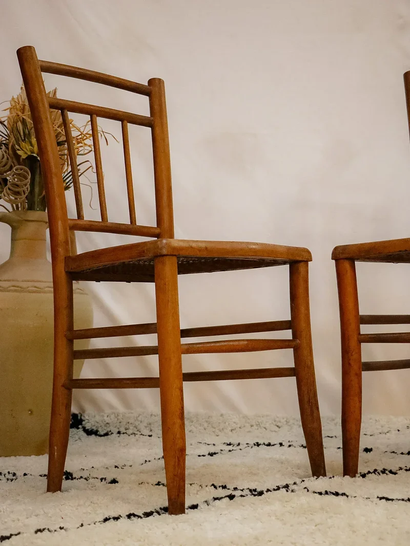 Claude, la paire de chaises en bois et cannage N°978