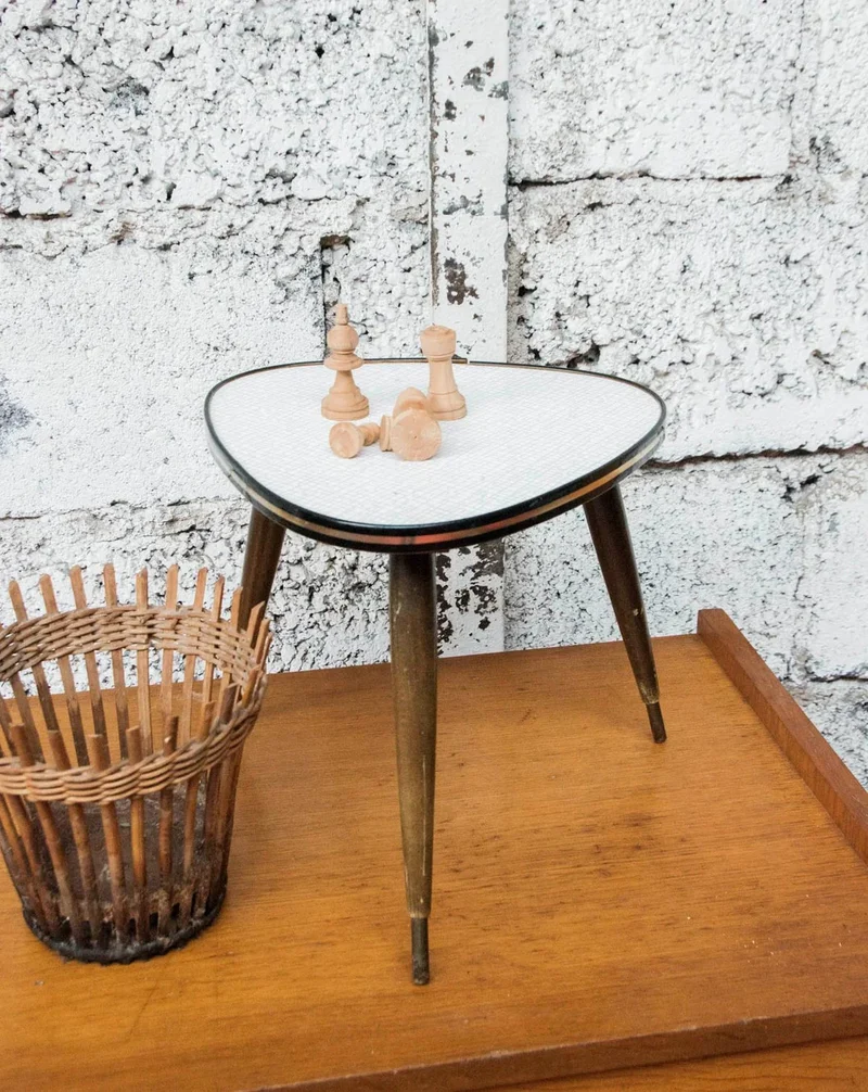 Hanna, la petite table tripode en bois N°1252