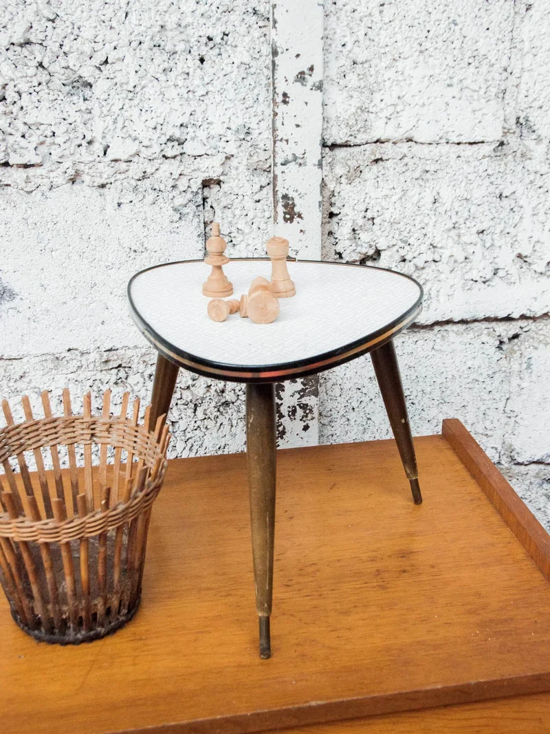Hanna, la petite table tripode en bois N°1252