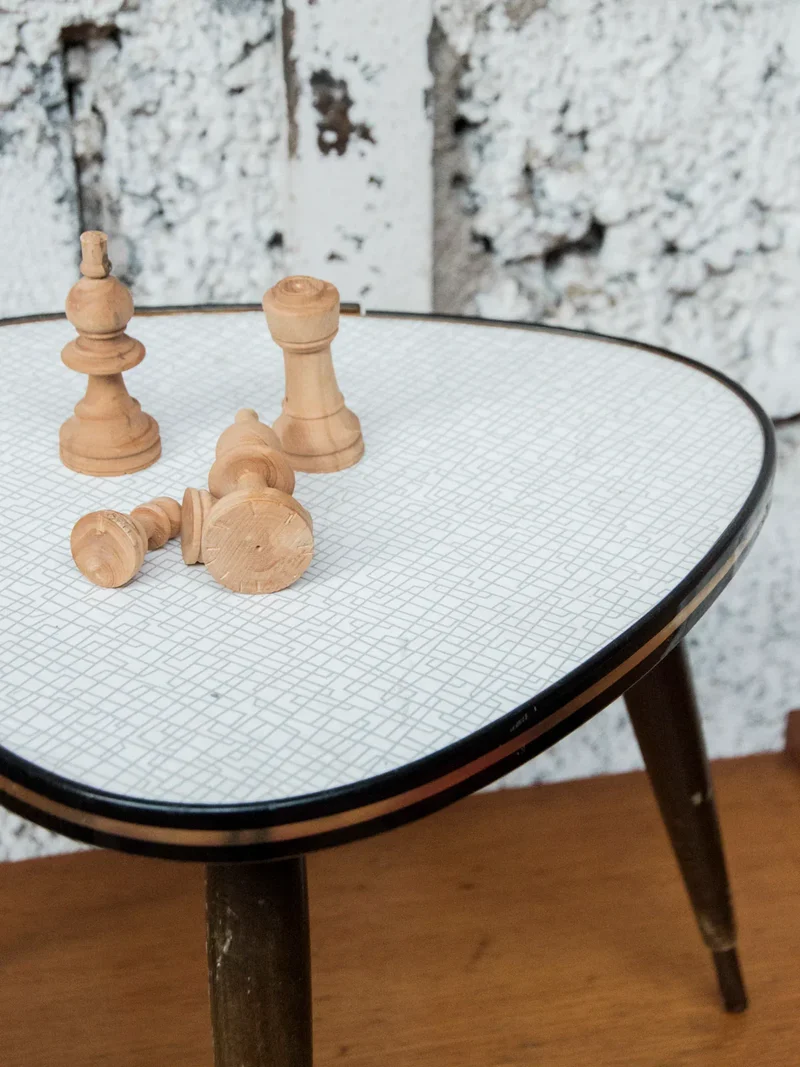 Hanna, la petite table tripode en bois N°1252