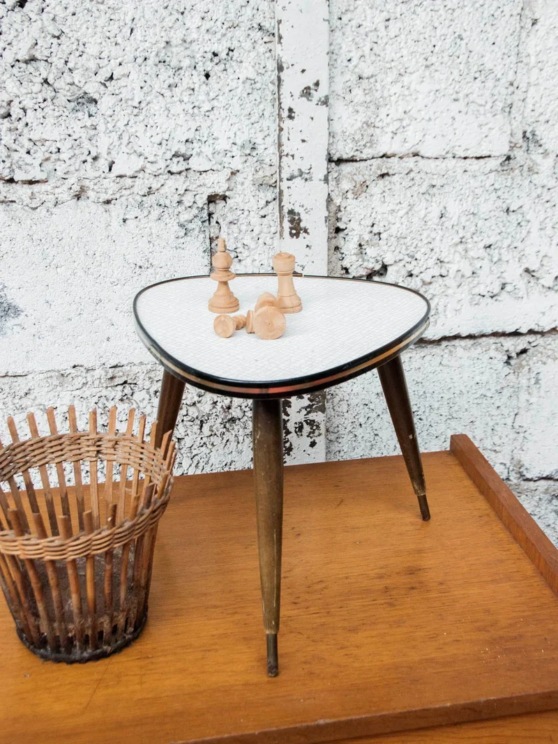 Hanna, la petite table tripode en bois N°1252