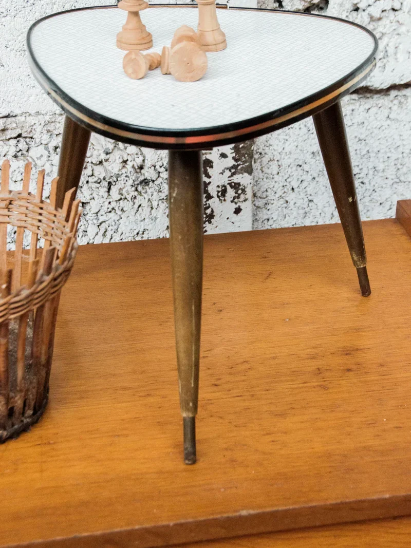 Hanna, la petite table tripode en bois N°1252