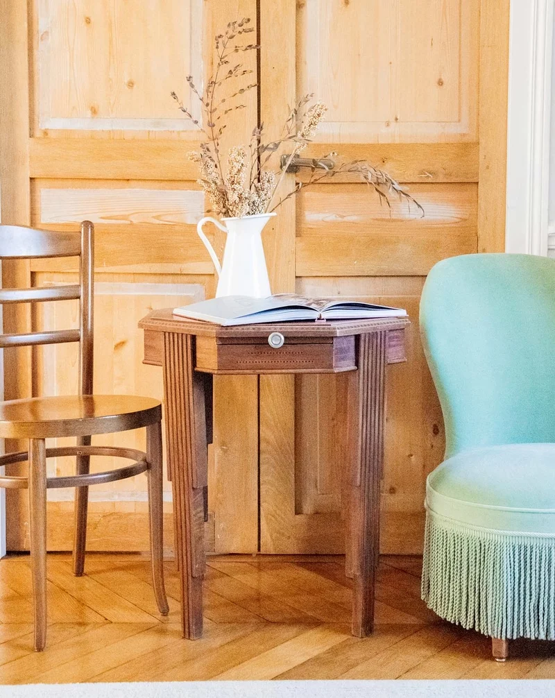 Hanna, la table d'appoint bois sculpté N°1239