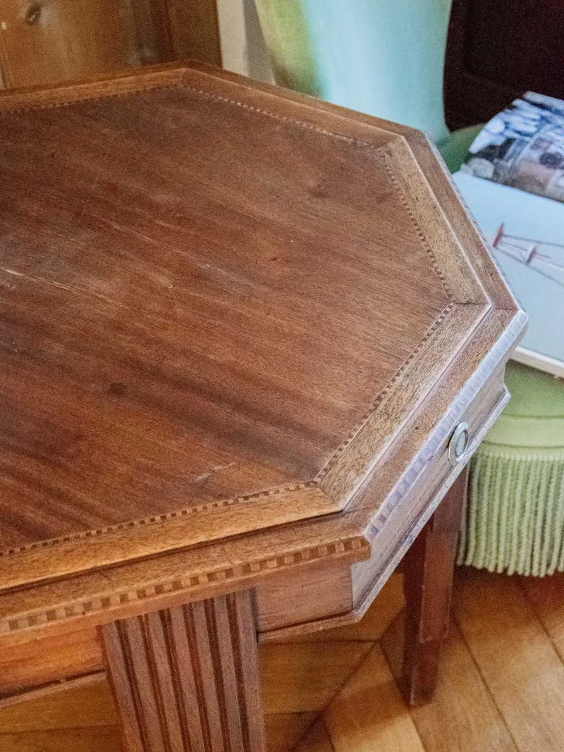 Hanna, la table d'appoint bois sculpté N°1239