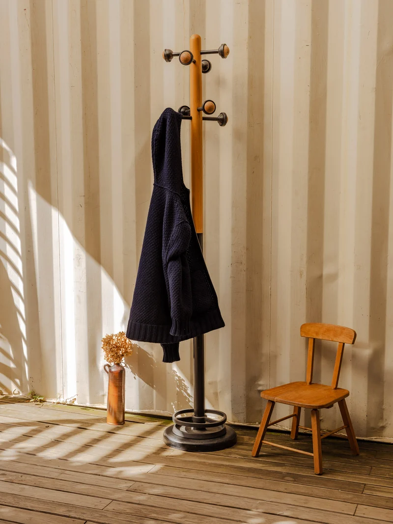 Charlie, le porte-manteau vintage en bois N°195