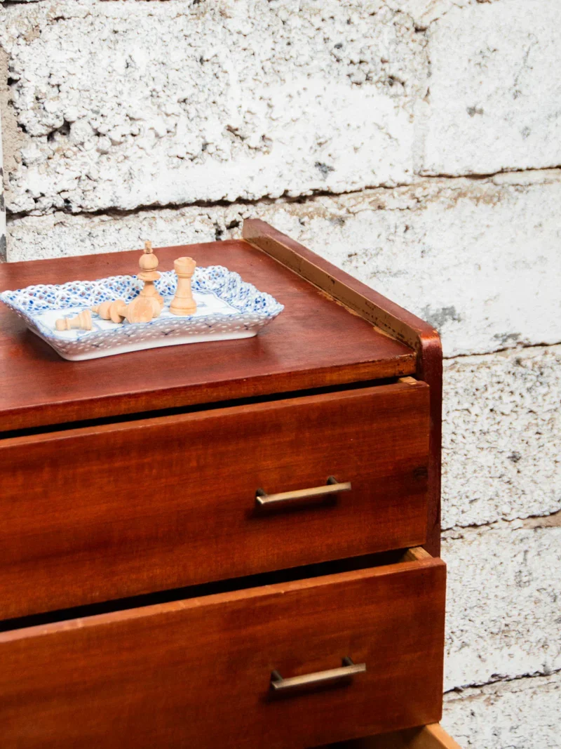 Olga, la commode scandinave en bois foncé N°413