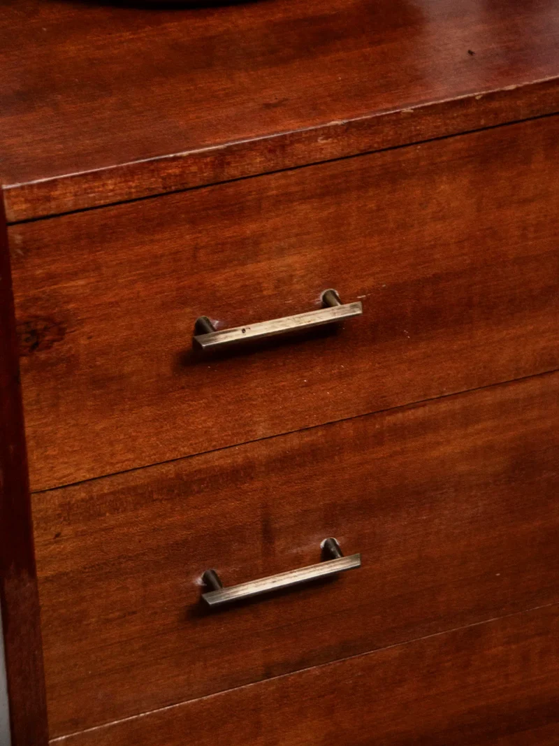 Olga, la commode scandinave en bois foncé N°413