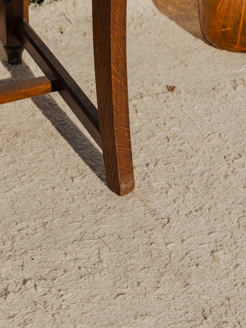 Claude, la chaise brodée en bois N°1065