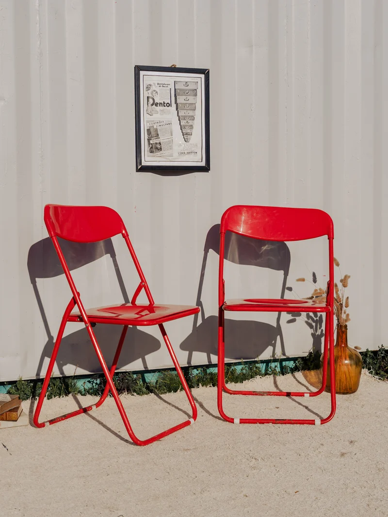 Alma, la paire de chaises pliantes rouges N°1358