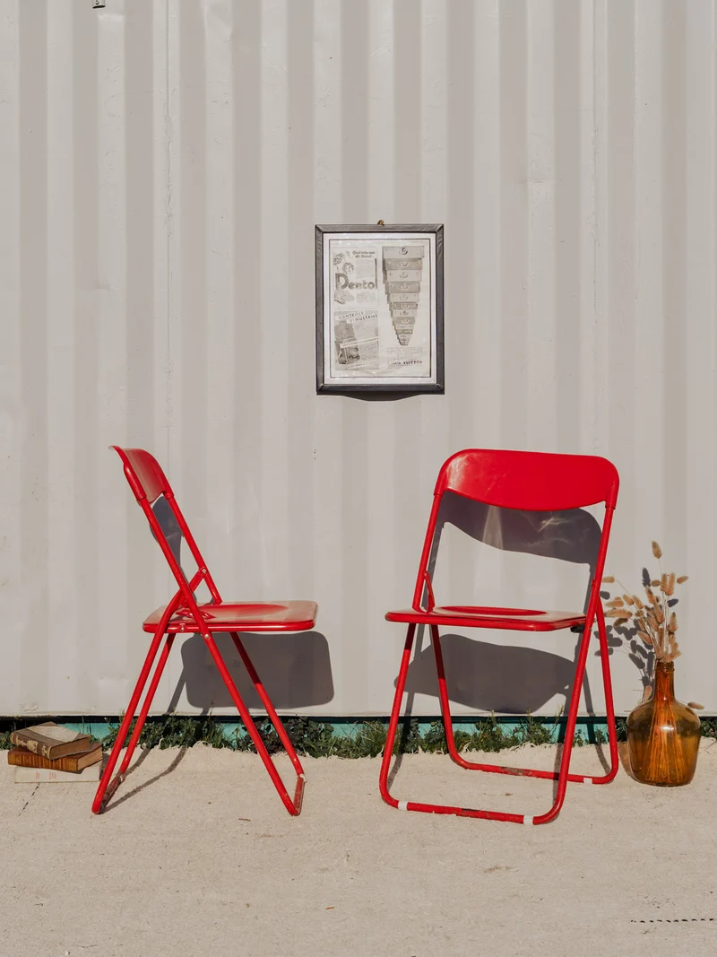 Alma, la paire de chaises pliantes rouges N°1358