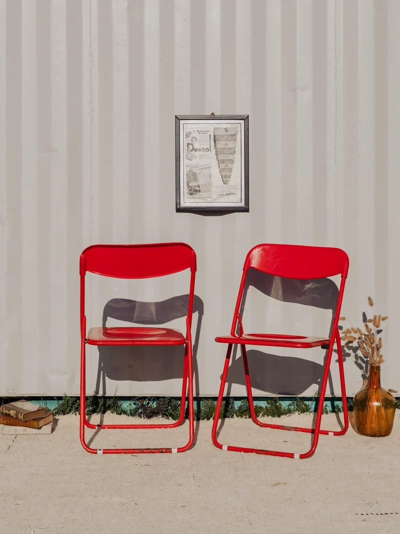 Alma, la paire de chaises pliantes rouges N°1358