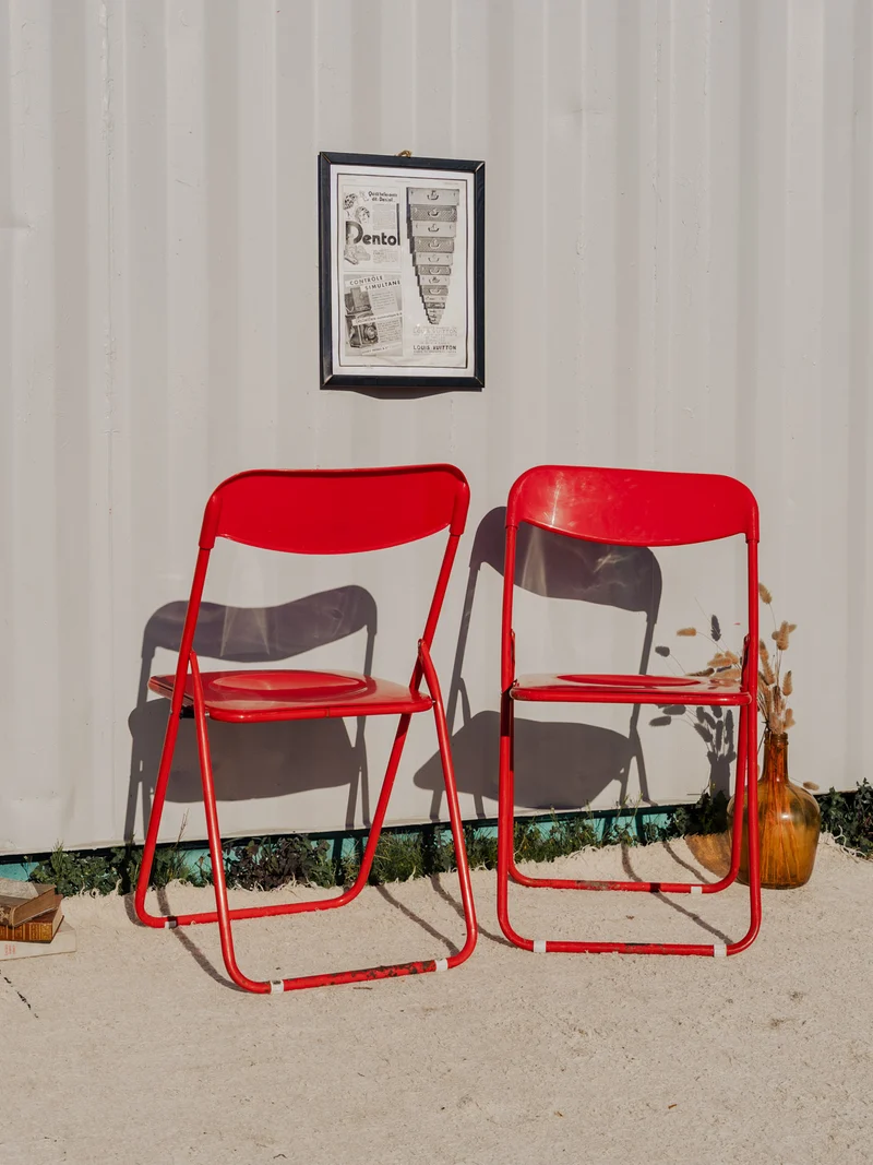 Alma, la paire de chaises pliantes rouges N°1358