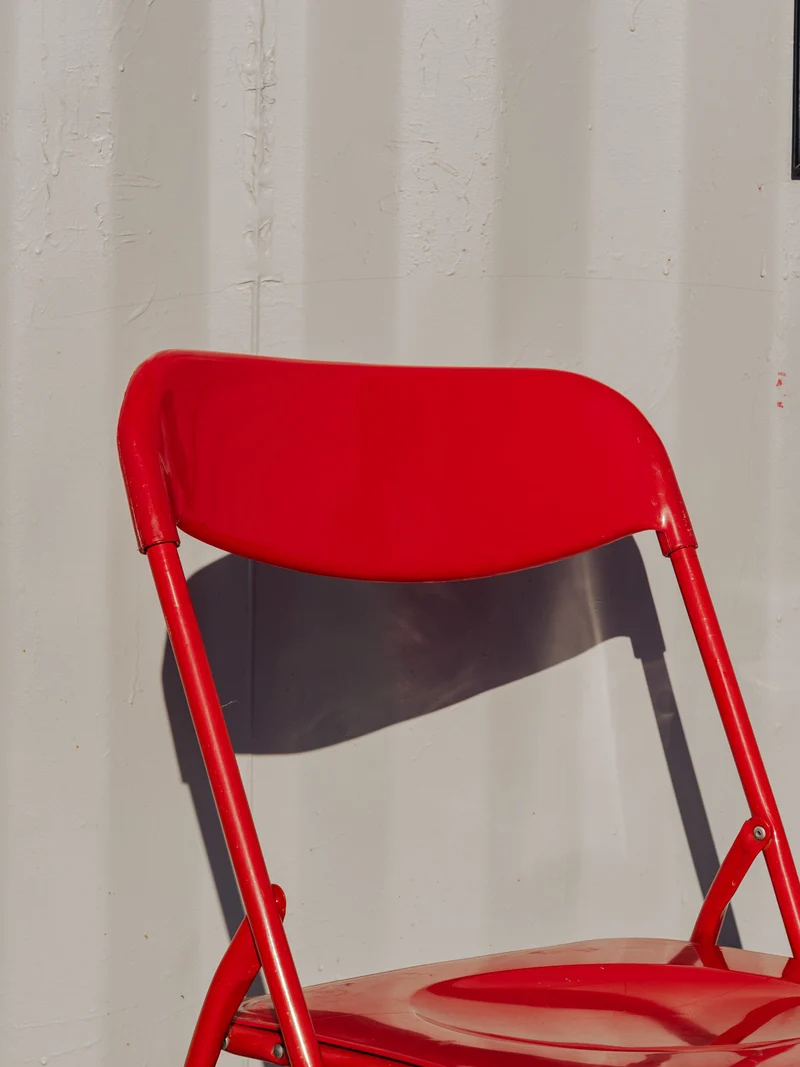 Alma, la paire de chaises pliantes rouges N°1358