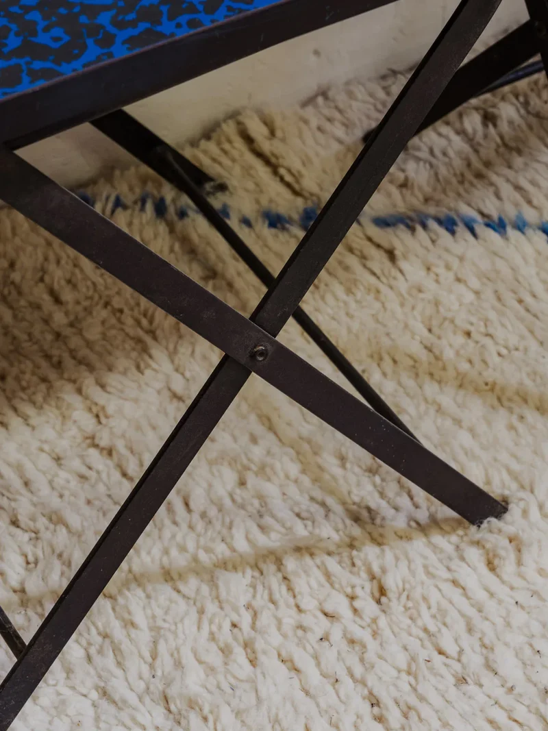 Hanna, la paire de tables d'appoint en métal N°1226
