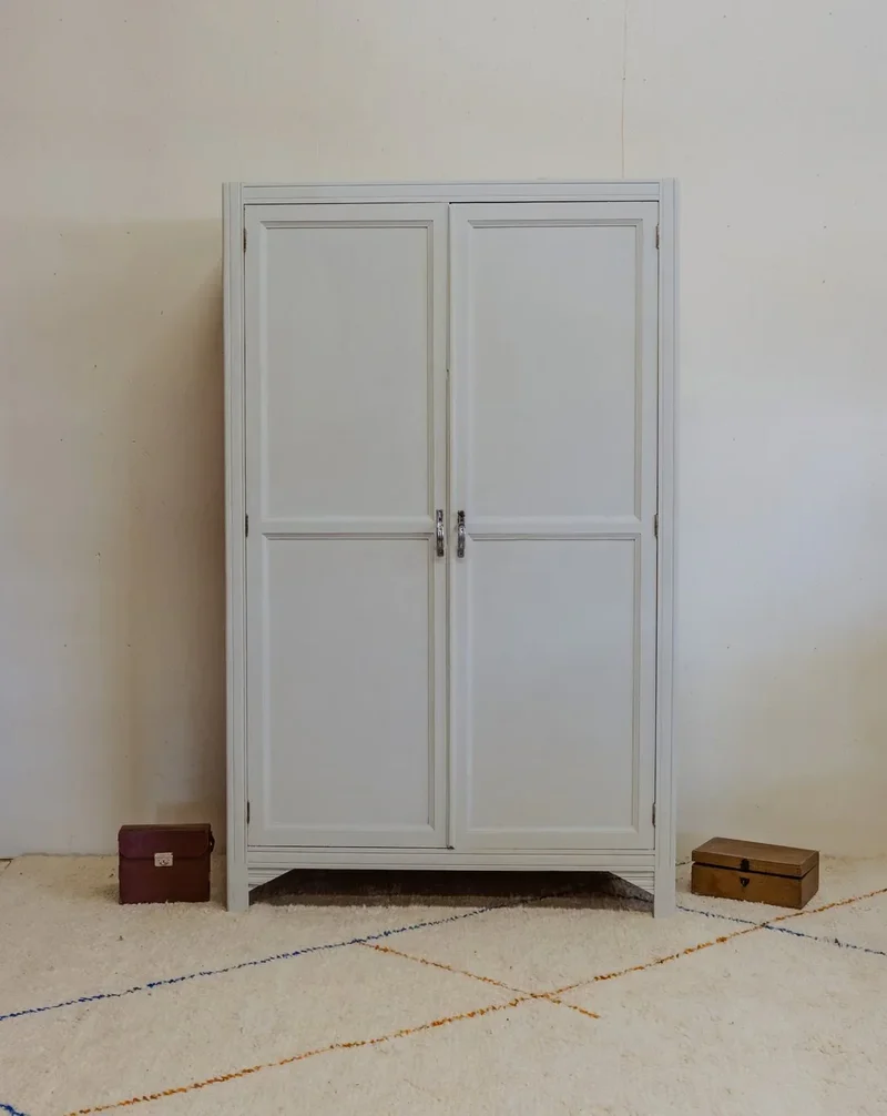 Blandine, l'armoire en bois bleu ciel N°360